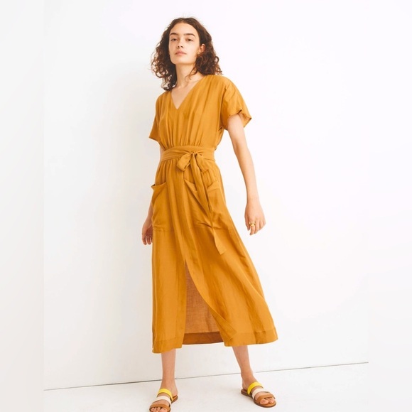 Madewell Dresses & Skirts - NWT Madewell Linen-Blend Dolman-Sleeve Tie-Waist Midi Dress
Toffee
Size 00